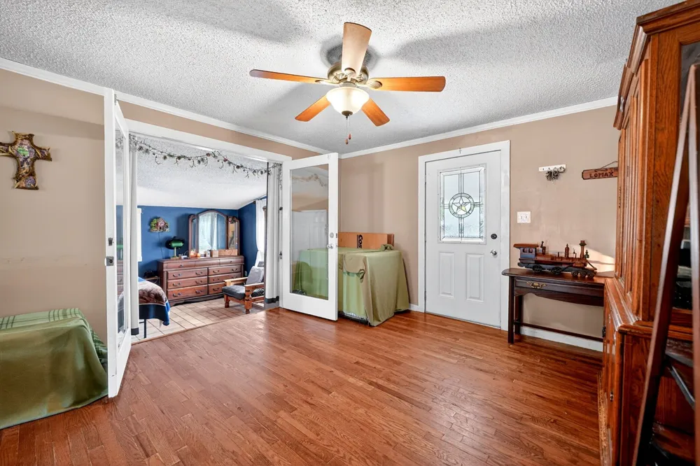 610 Crooked Creek Road Edgewood, TX 75117