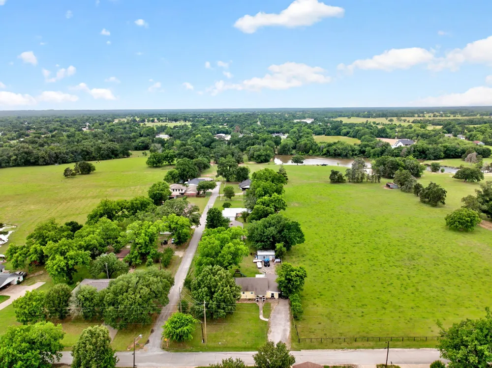 610 Crooked Creek Road Edgewood, TX 75117