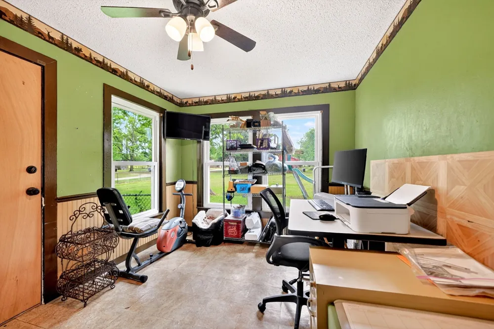 610 Crooked Creek Road Edgewood, TX 75117