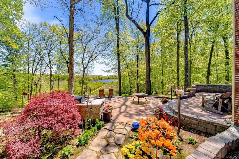 2099 E Clear Lake Road Buchanan Township, MI 49107