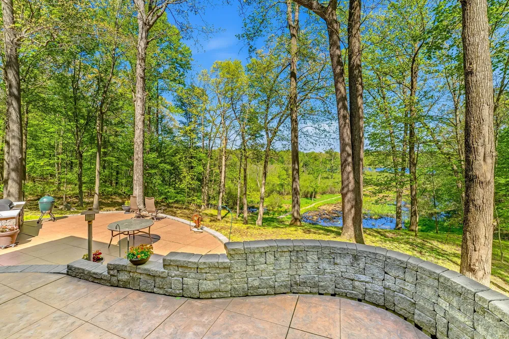 2099 E Clear Lake Road Buchanan Township, MI 49107