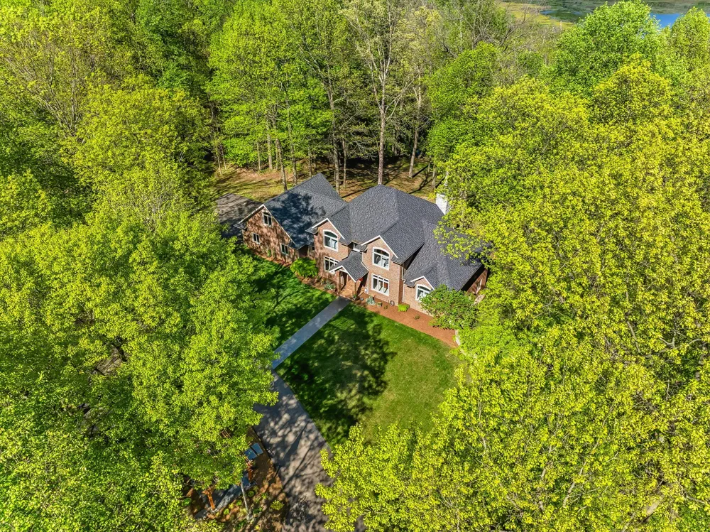 2099 E Clear Lake Road Buchanan Township, MI 49107