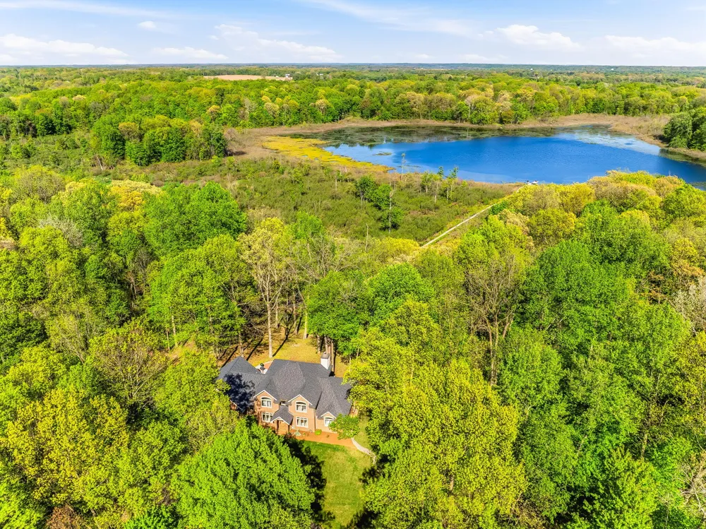 2099 E Clear Lake Road Buchanan Township, MI 49107