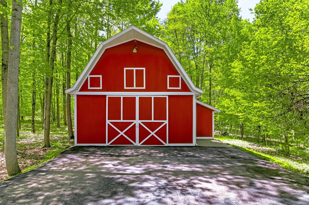 2099 E Clear Lake Road Buchanan Township, MI 49107