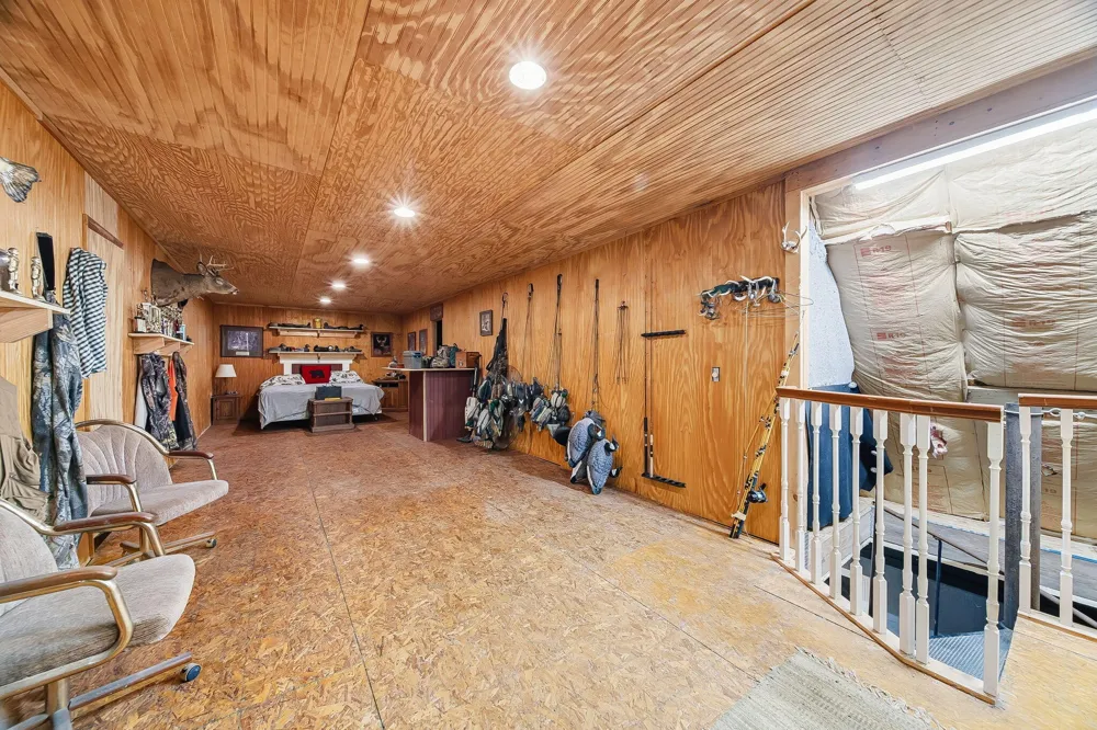2099 E Clear Lake Road Buchanan Township, MI 49107