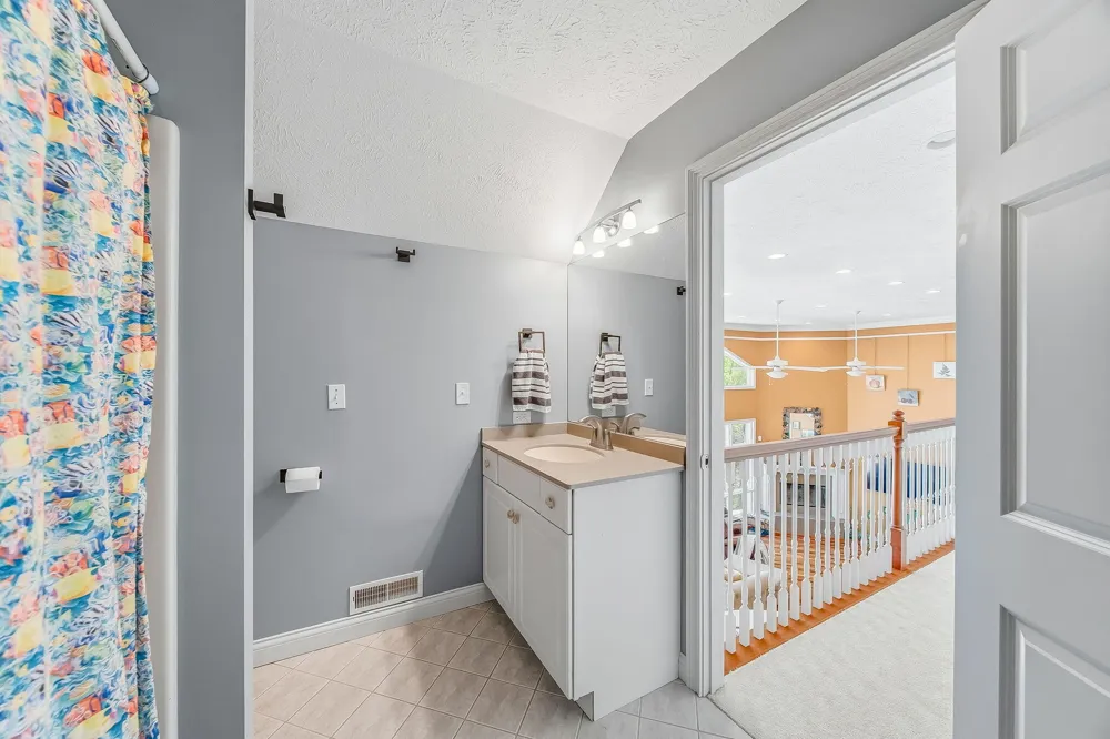 2099 E Clear Lake Road Buchanan Township, MI 49107