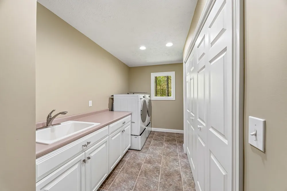 2099 E Clear Lake Road Buchanan Township, MI 49107