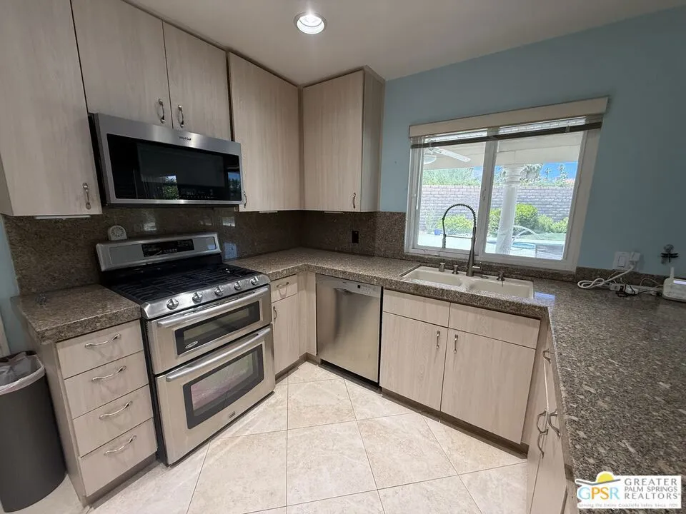 3504 Las Pampas Way Palm Springs, CA 92264