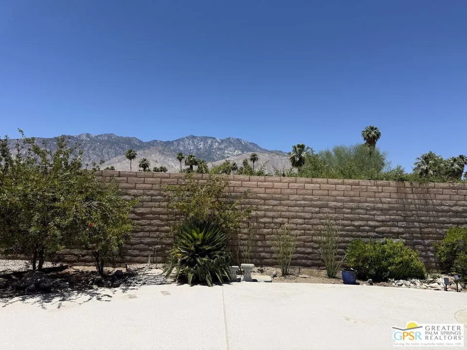 3504 Las Pampas Way Palm Springs, CA 92264