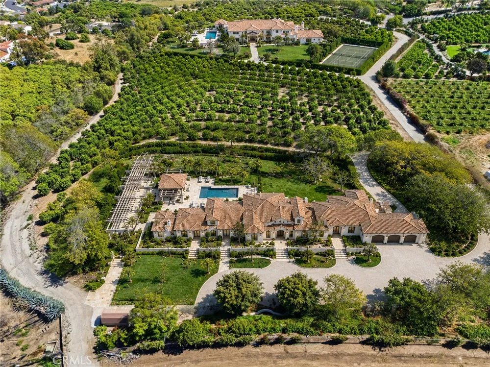 25 Encino Camarillo, CA 93010