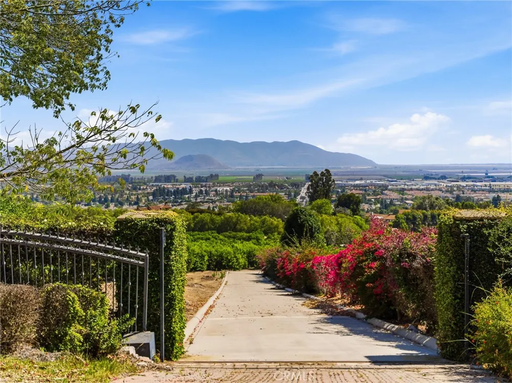 25 Encino Camarillo, CA 93010