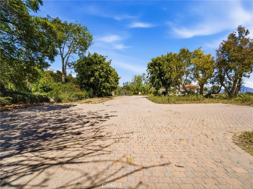 25 Encino Camarillo, CA 93010