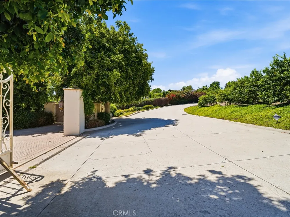 25 Encino Camarillo, CA 93010