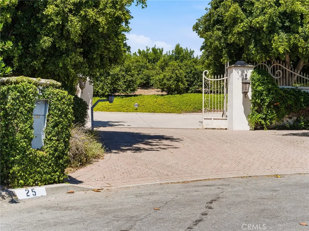 25 Encino Camarillo, CA 93010