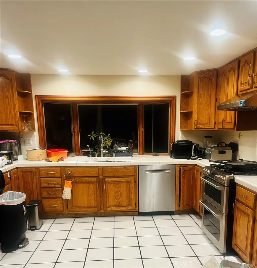 2327 Agostino Drive Rowland Heights, CA 91748