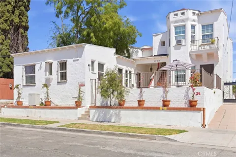 1250 Mariposa Avenue