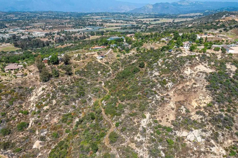 14043 Calle De Vista Valley Center, CA 92082