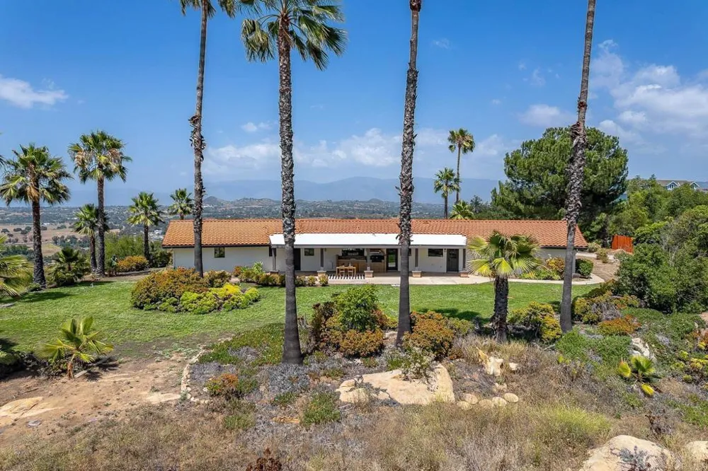 14043 Calle De Vista Valley Center, CA 92082