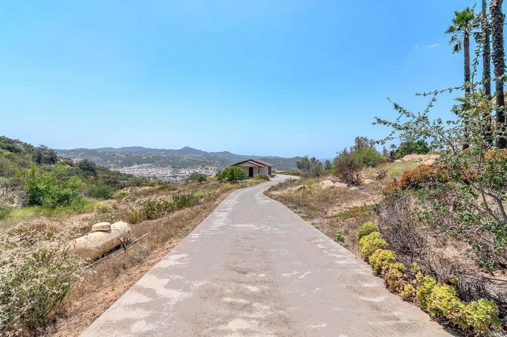 14043 Calle De Vista Valley Center, CA 92082