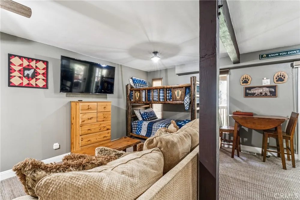 30834 Live Oak Running Springs, CA 92382