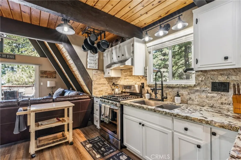 30834 Live Oak Running Springs, CA 92382