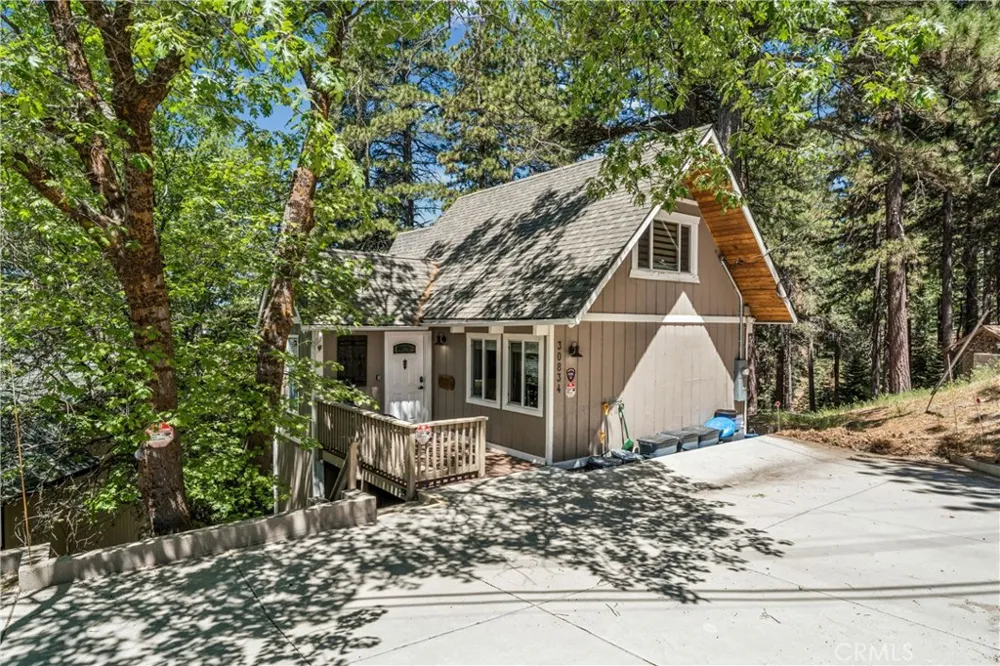 30834 Live Oak Running Springs, CA 92382