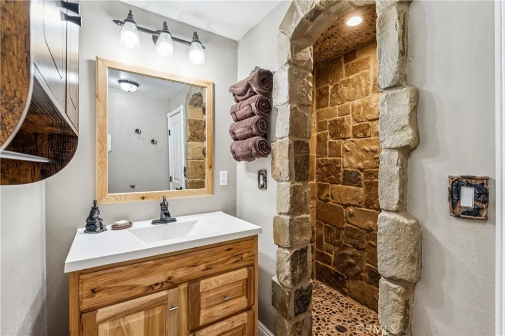 30834 Live Oak Running Springs, CA 92382