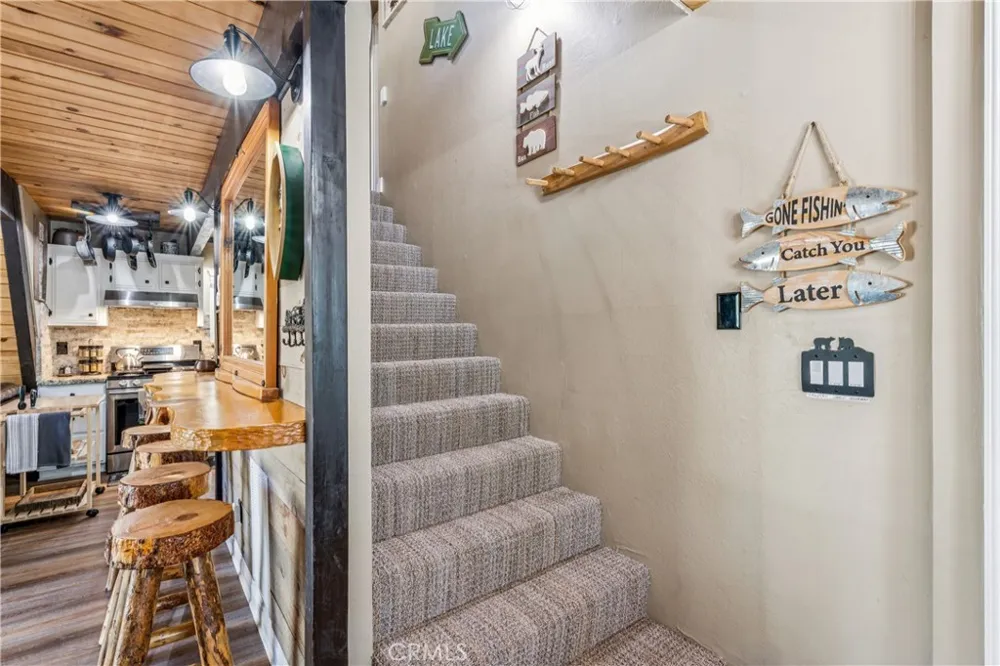 30834 Live Oak Running Springs, CA 92382