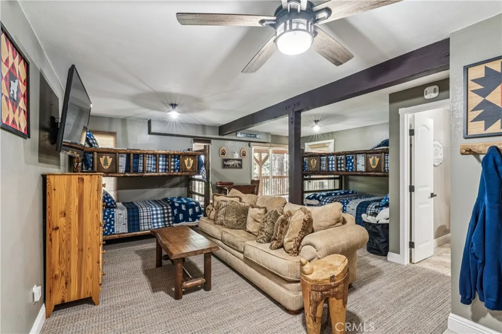 30834 Live Oak Running Springs, CA 92382