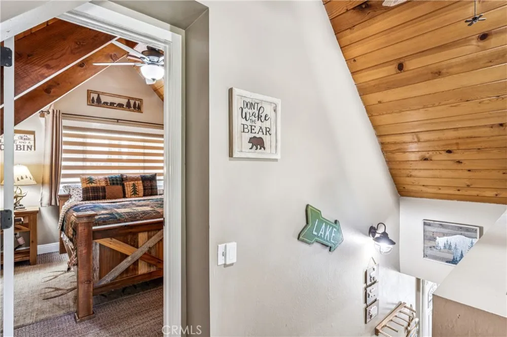 30834 Live Oak Running Springs, CA 92382