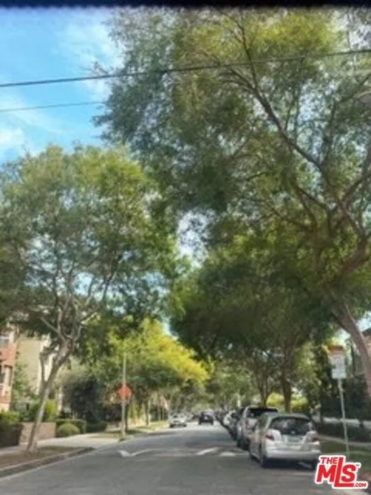 133 S Crescent Drive #7 Beverly Hills, CA 90212