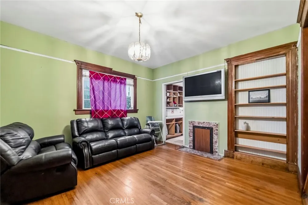 1545 Cambria Los Angeles, CA 90017
