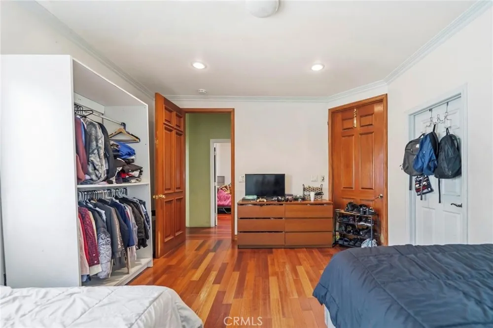 1545 Cambria Los Angeles, CA 90017