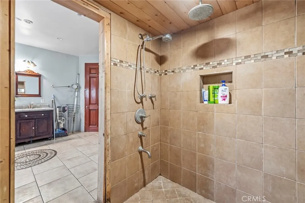 1545 Cambria Los Angeles, CA 90017