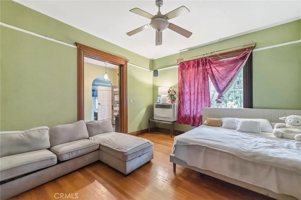 1545 Cambria Los Angeles, CA 90017