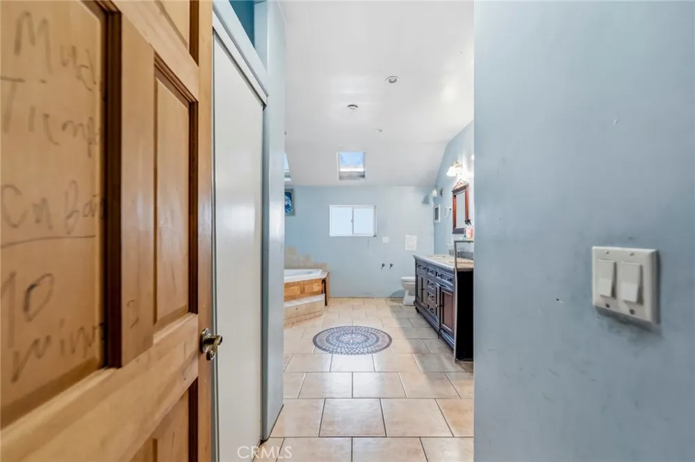 1545 Cambria Los Angeles, CA 90017