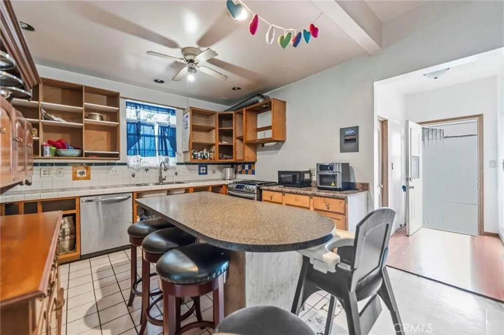 1545 Cambria Los Angeles, CA 90017