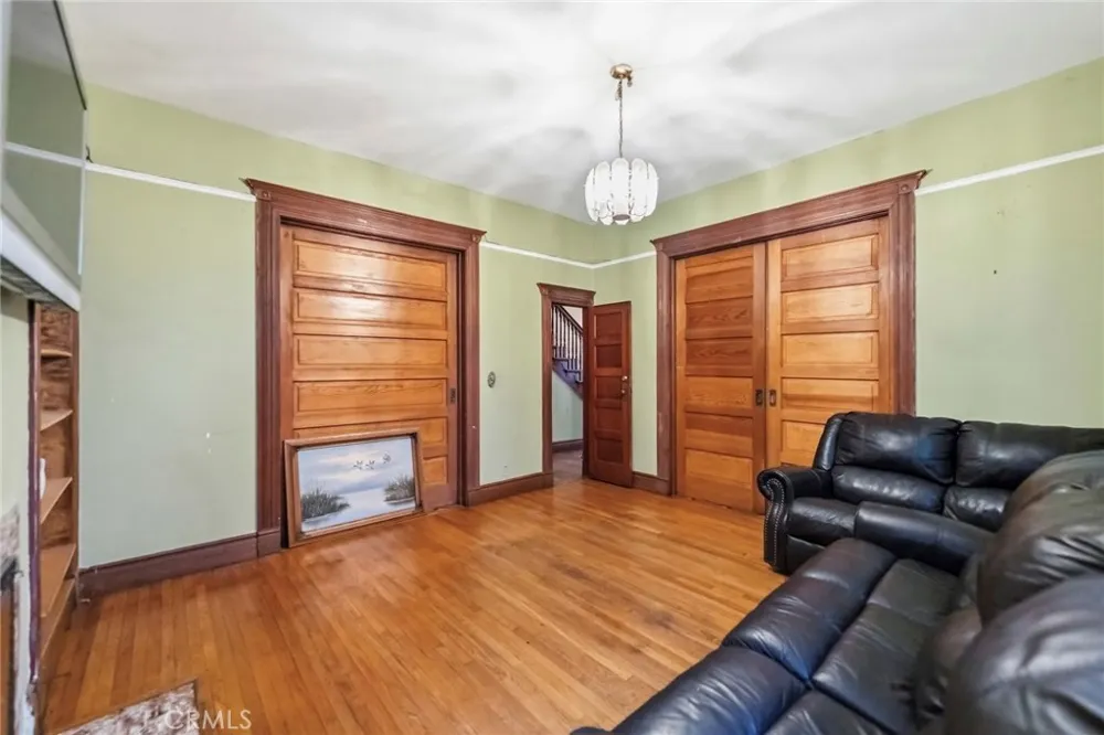 1545 Cambria Los Angeles, CA 90017