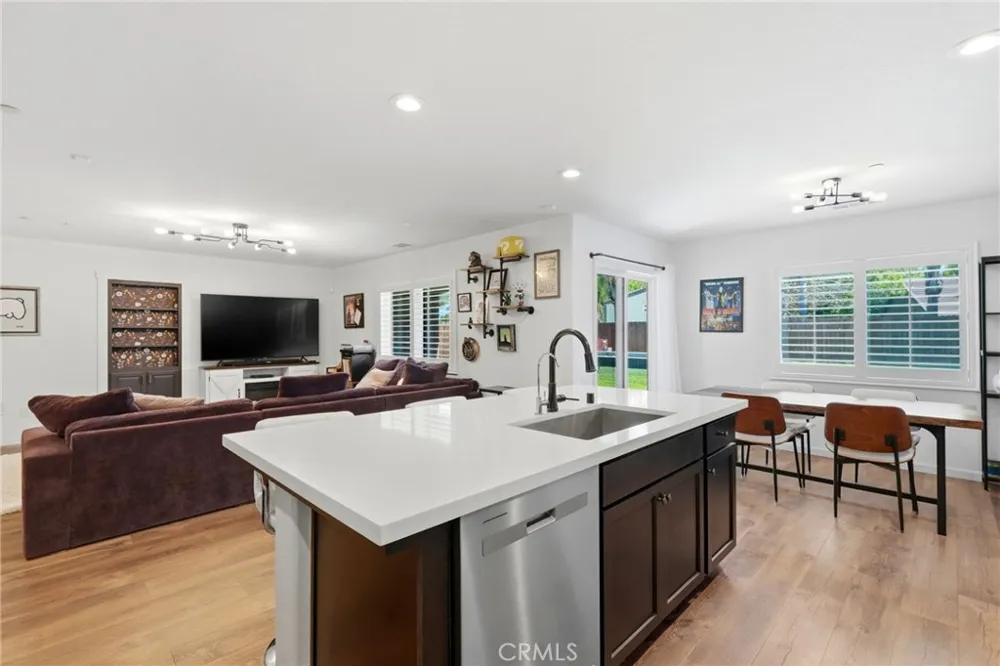 2045 W Chianti Way Hanford, CA 93230
