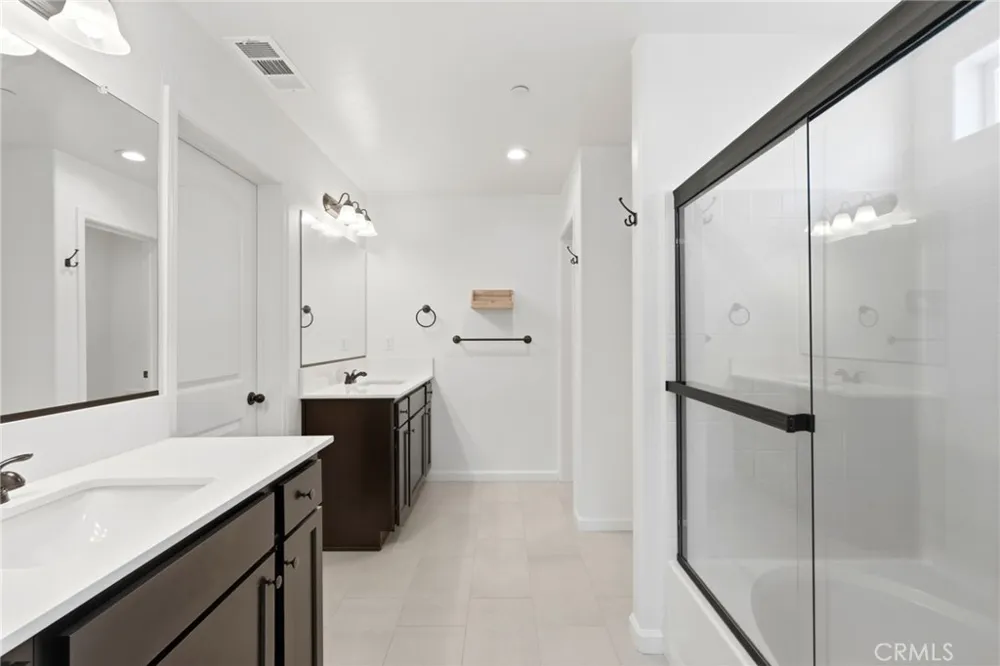 2045 W Chianti Way Hanford, CA 93230