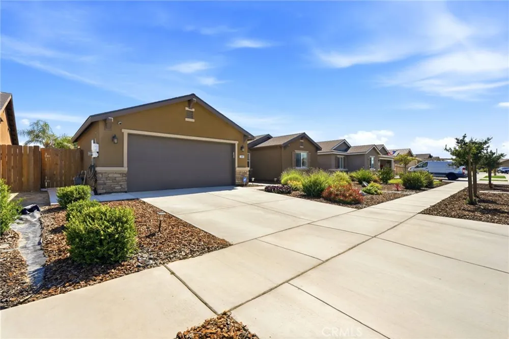2045 W Chianti Way Hanford, CA 93230