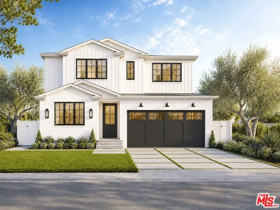 8136 Stewart Avenue Los Angeles, CA 90045