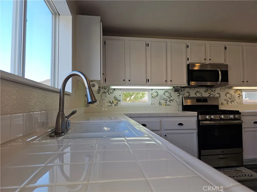 9375 Agave Drive Hesperia, CA 92344