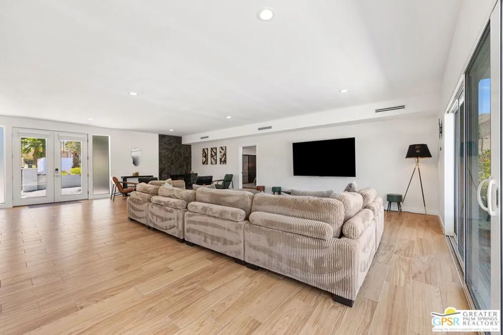 73042 Willow Street Palm Desert, CA 92260