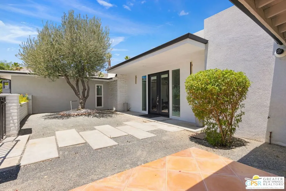 73042 Willow Street Palm Desert, CA 92260