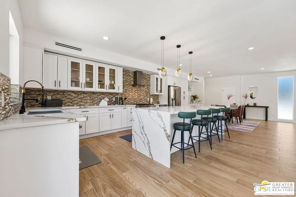 73042 Willow Street Palm Desert, CA 92260