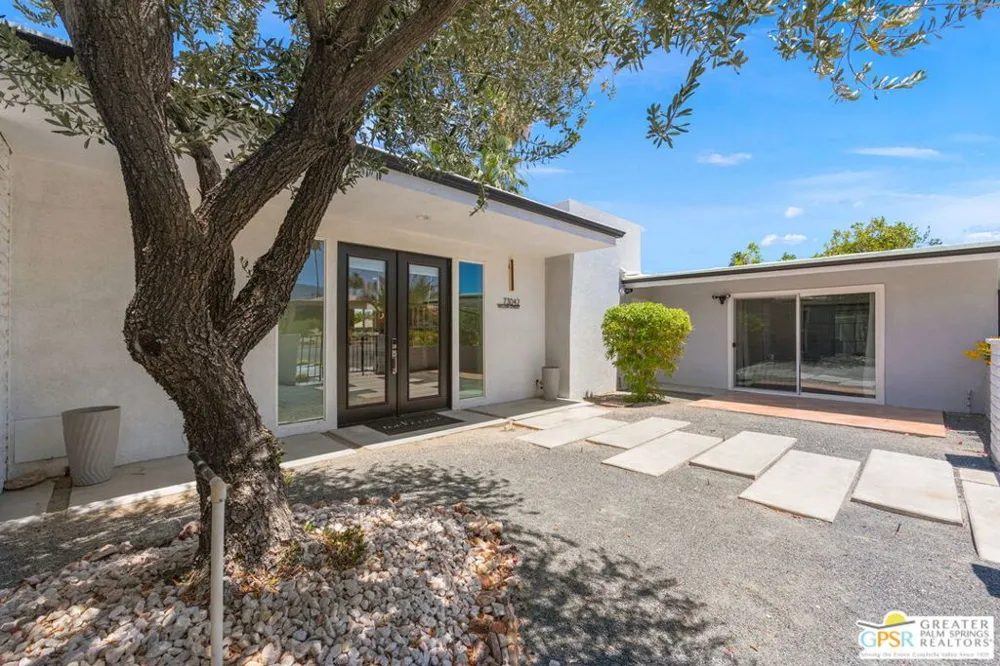 73042 Willow Street Palm Desert, CA 92260