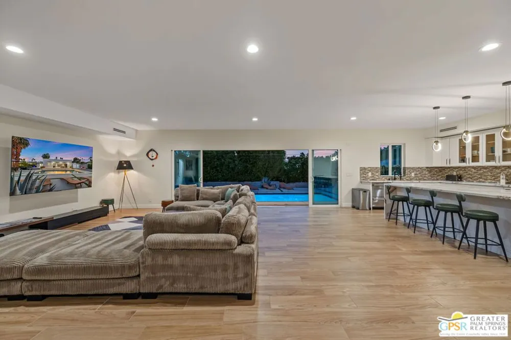 73042 Willow Street Palm Desert, CA 92260