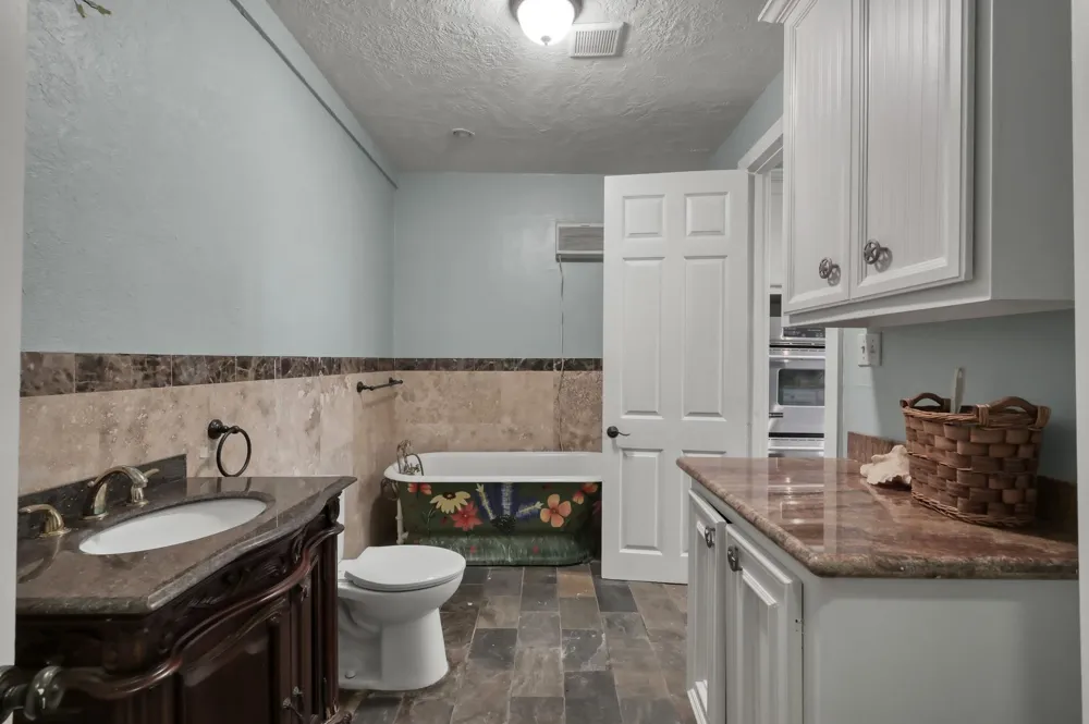 276 Walker Loop Huntsville, TX 77340