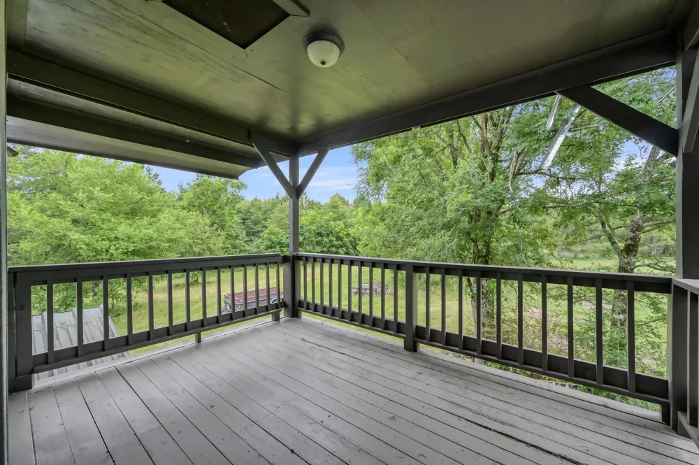 276 Walker Loop Huntsville, TX 77340